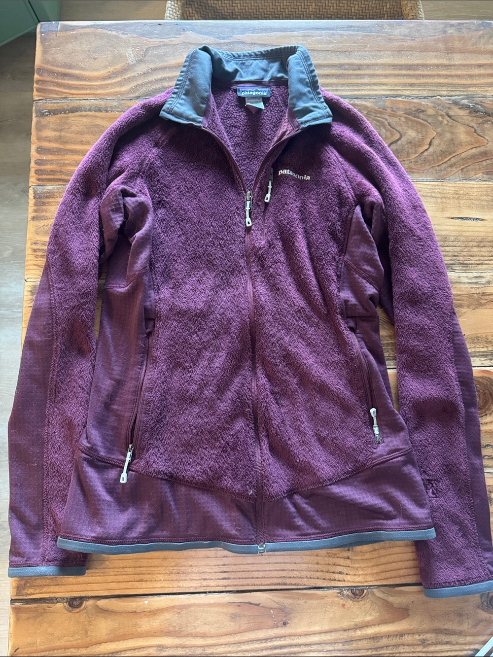 Patagonia Women's Plum Teddy Fleece Jacket Large